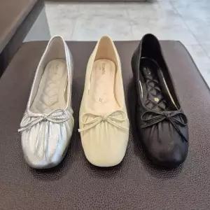 [ELCANTO]엘칸토 HC11 양가죽 여성 플랫 1CM 세미정장 플랫 펌프스 E7D3U61T3Q (S46578460)