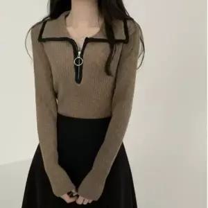 [하프클럽/옷자락]여성 가을 겨울 포근한 두툼한 반집업 카라 니트