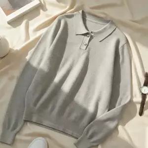 [하프클럽/옷자락]여성 비스코스 혼방 루즈핏 카라 버튼 니트웨어