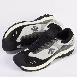 [하프클럽/데상트]데상트 고프코어 어반 T450 스니커즈 그레이블랙 SP123LCR31