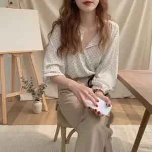 [다잇템] 여성 클래식 벌룬 출근룩 땡땡이 여성스러운 블라우스_24587630_588872