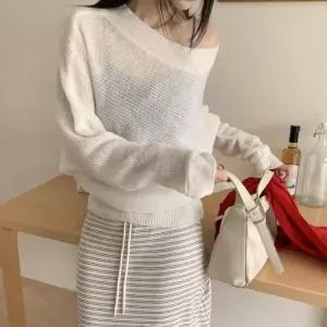 /옷자락 여자 간절기 봄가을 오프숄더 니트