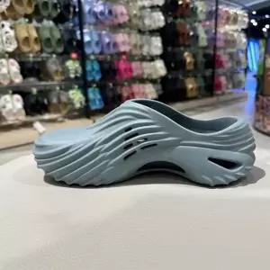 [크록스] 데일리 에코 웨이브 샌들 슬리퍼 210521-3YO