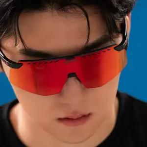 우벡스 pace stage 블랙매트 레드미러 스포츠 선글라스 김도영착용모델