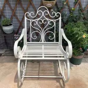 철제 흔들의자 야외 스윙체어 거실 테라스 펜션 정원 안뜰 조경 꾸미기