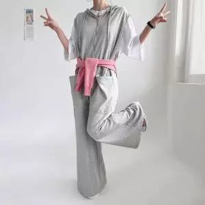 나나 민소매 미시 봄 오버핏 캐주얼 빅사이즈 여행룩 간절기 면100 점프슈트 40대 여자