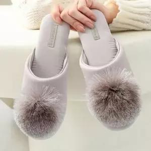 여성 실내화 미끄럼방지 폼폼이 볼 거실화 쿠션 슬리퍼