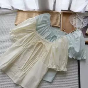 여성 여름 봄 여행룩 셔링 스퀘어넥 퍼프 소매 블라우스