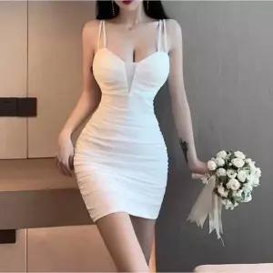 화이트 홀복 여행 원피스 끈나시 슬림핏 파티룩 미니 드레스 복장