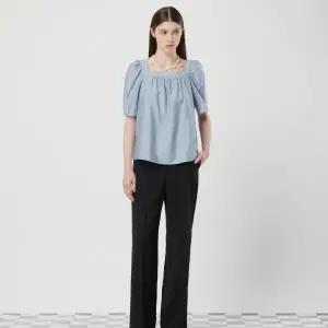 [롯데백화점]씨씨콜렉트 스퀘어넥 셔링 블라우스 C253MSC009