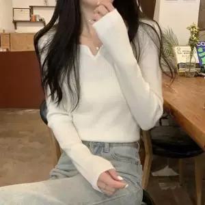 [의류] 브이트임 골지 니트탑 크롭기장 심플 출퇴근룩 데일리