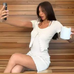 [신상오픈런]여성용 크로스 미니 원피스와 반팔 가디건 세트 (32966298)