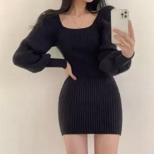 [의류] U넥 미니 니트 원피스 슬림핏 미니멀 퍼프소매 볼륨감