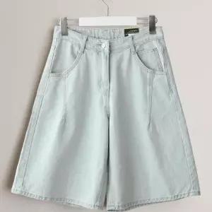 [신상오픈런]여성 빅사이즈 연청색 와이드 5부 청반바지 버뮤다팬츠 (39114985)