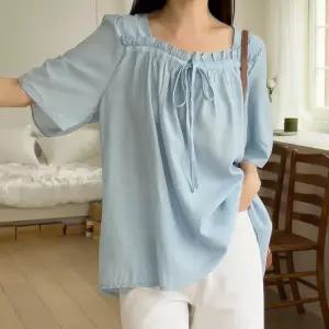 [신상오픈런]하늘색 리본 프릴 블라우스 빅사이즈 여성 하객패션 (39101564)