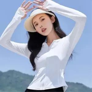 [신상오픈런]여성 슬림핏 무지 절개 긴팔 스판 후드 트레이닝 재킷 (39096401)