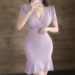 [신상오픈런]여자 슬림핏 스판 퍼프소매 랩 셔링 미니 원피스 (39079285)