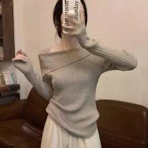 [의류] 세로 골지 니트 사선 프릴 스퀘어넥 보들보들 여리핏