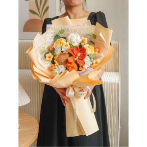 뜨개 꽃다발 완제품 튤립 장미 니트 소품 조명 얀홀더 인테리어 않는 뜨개질꽃다발 조화