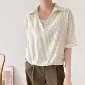 [신상오픈런]스트라이프 레이어드 루즈핏 라운드 시스루셔츠 반소매 (31862653)