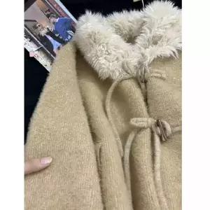 가을 여성패션 모피 코트 푸아카키 퍼 칼라 램스울 겨울오피스룩 뽀글이 상의 DL4