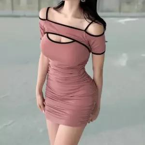 [신상오픈런]여성 트임 나시 미니 원피스 배색 셔링 파티룩 (39101427)