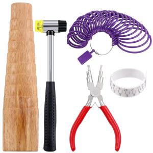 Mardatt 5개 주얼리 링 팔찌 사이즈 도구 측정 세트에는 제작 공예를 위한 나무 스텝 맨드릴 고무 망치 와이어 굽힘 플라이어 손목 및 손가락 사이즈가 포함되어