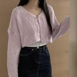 [신상오픈런]여성 크롭형 싱글버튼 소프트 덤블 니트 파스텔 가디건 (42612449)