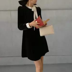 [신상오픈런]여성 클래식 블랙 벨벳 배색 리본 두꺼운 미니 드레스 (41006194)
