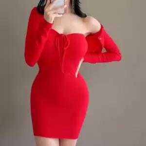 [신상오픈런]여성 오프숄더 미니 원피스와 볼륨업 셔링 가디건 세트 (39101460)