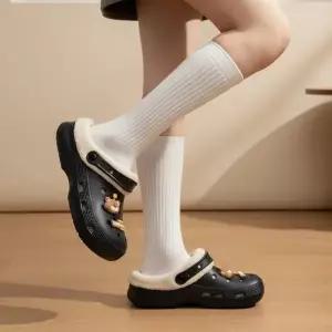 [디자이어로즈] 발편한 겨울슬리퍼 여성 털 방한화 (42360712A)