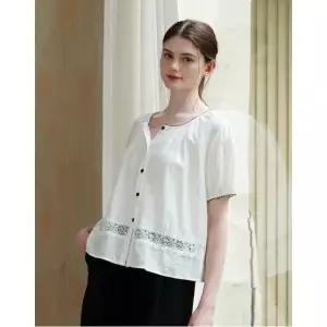 위시드 배색 프릴 펀칭 반팔 블라우스 (WICBBL057) 669567