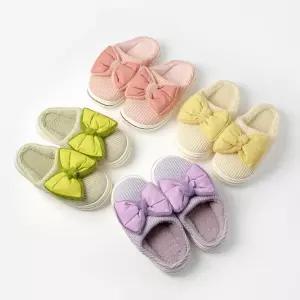 (컬러랜덤) 리본 겨울 털슬리퍼 방한 보온 슬리퍼 (235-240mm)