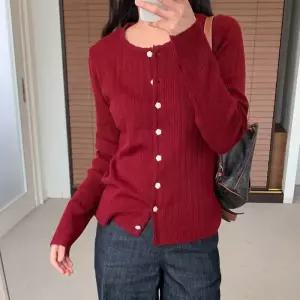 [신상오픈런]여성 파스텔 컬러 꽃단추 골지 라운드넥 가을 니트 가디건 (40724087)