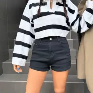 [신상오픈런]슬림 스키니 딱붙 부츠코디 마이크로쇼츠 검정반바지 (31657886)