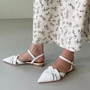 [신상오픈런]위빙샌들 뾰족코 낮은굽 슬링백 봄단화 가죽구두 (30316810)