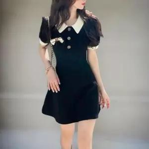 [신상오픈런]블랙 카라넥 미니 원피스 여성 반팔 플레어 브로치 (41032935)