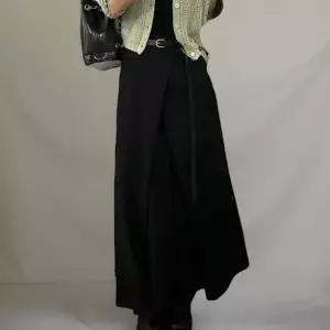 [신상오픈런]여성 랩 스타일 A라인 사선 뒷밴드 롱 스커트 (41032703)