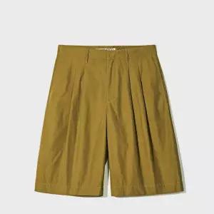 [매장정품] 파르티멘토 Solid Two Tuck Bermuda Pants Khaki 2672633