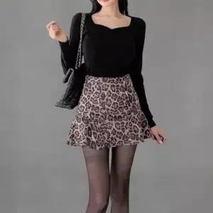 [신상오픈런]여성 호피 패턴 플레어 미니스커트 키치 스타일 (41564568)