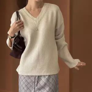 [신상오픈런]여자 루즈 롱슬리브 겹브이넥 잔골지 데일리룩 니트 (41369666)