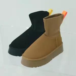 [신상오픈런]삭스부츠 통굽 어글리 둥근코 스웨이드 비비드 워커 (28768655)