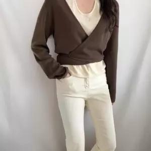 [신상오픈런]여성 울 혼합 홀터넥 레이어드 랩형 가디건 세트 (41564145)