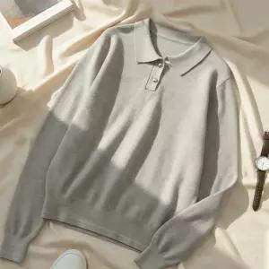 여성 비스코스 혼방 루즈핏 카라 버튼 니트웨어