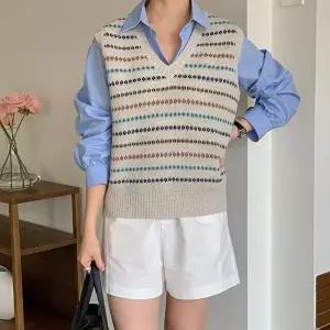 [옷자락]여자 쟈가드 배색 스트라이프 브이넥 봄 패턴 니트조끼