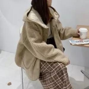 [하프클럽/옷자락]여성 볼륨감 있는 따뜻한 보아퍼 후드 오버사이즈 겨울 플리스 점퍼