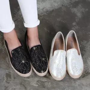 국내생산 플라워 자수 망사 슬립온 여성 단화