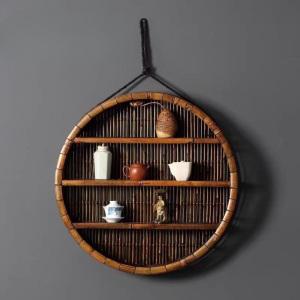 컵진열장 벽 선반 찻집 술잔 전시 진열대 우드 레트로