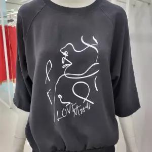 [꼼빠니아]큐빅 프린트 루즈핏 티셔츠 CAEU4-WKS120-450_JK