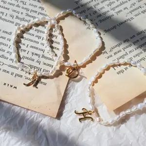 [하프클럽/]렛우니 이니셜 팔찌 여성 비즈펄 여자친구 담수